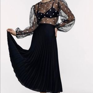 Zara organza top puffy sleeve, white embroidered